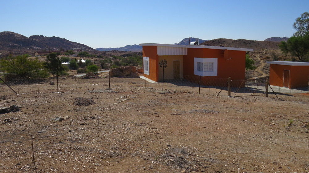 Orange House Self Catering Apartment Aus Exterior photo