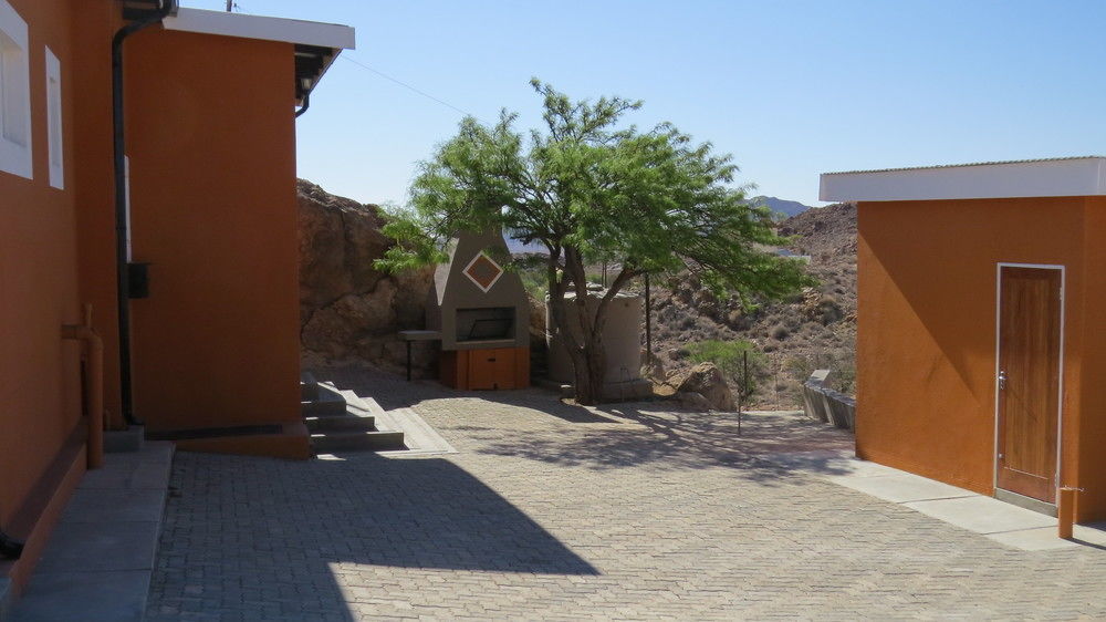 Orange House Self Catering Apartment Aus Exterior photo